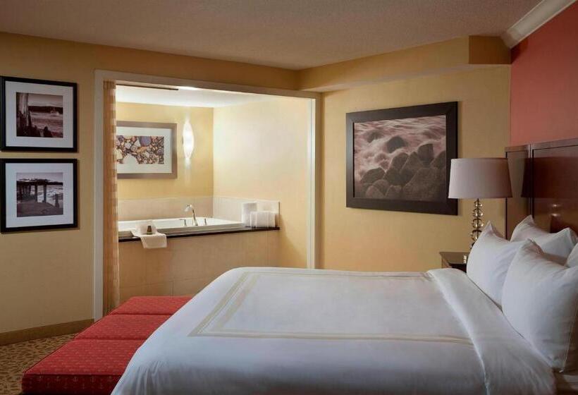 سوییت جونیور, Halifax Marriott Harbourfront