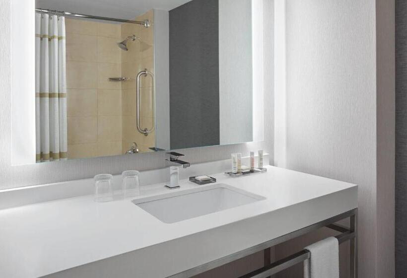 اتاق استاندارد با 2 تخت دوبل, Halifax Marriott Harbourfront