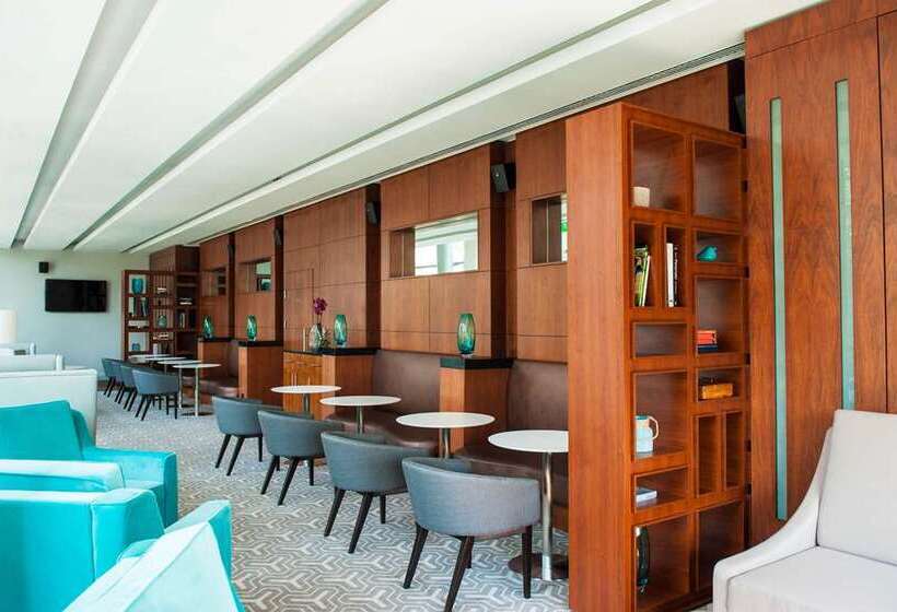 Standard-huone King-vuode, Hilton Toronto