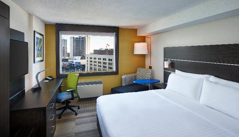 اتاق استاندارد با تخت دو نفره بزرگ برای معلولان, Holiday Inn Express Windsor Waterfront