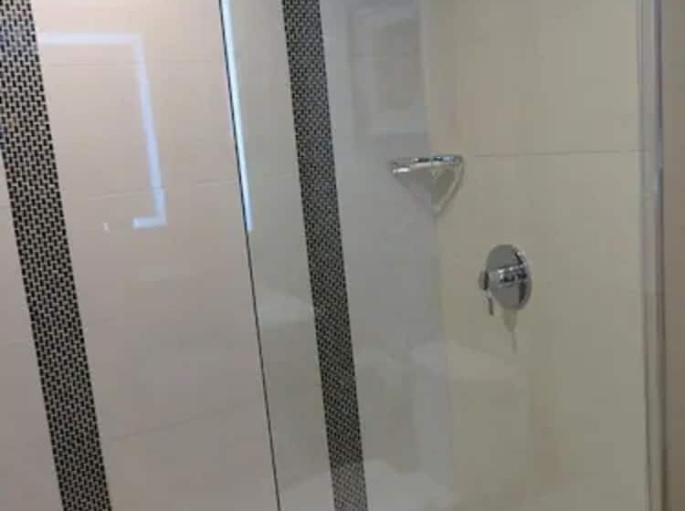 اتاق استاندارد, Holiday Inn Sudbury, An Ihg