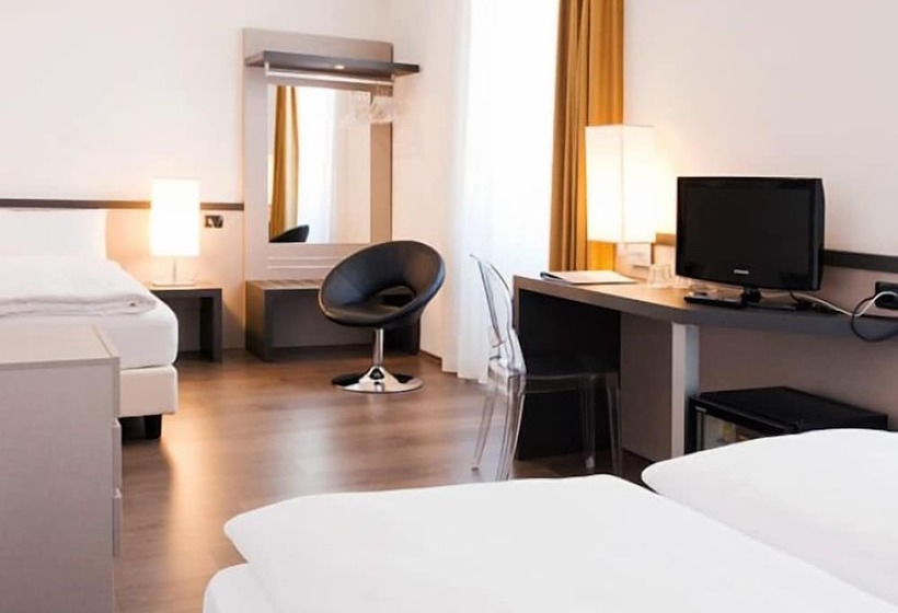 Standard Triple Room, Internazionale Bellinzona