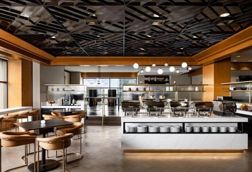 חדר קלאב, Le Centre Sheraton Montreal