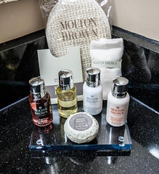 اتاق لوکس با تخت بزرگ, Old Stone Inn Boutique