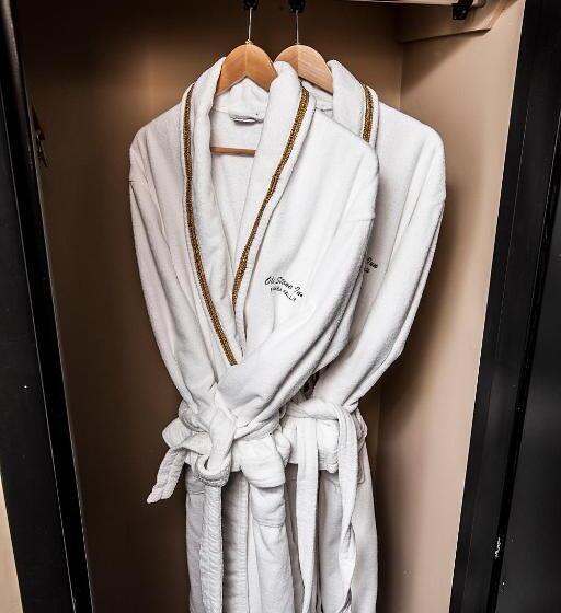 اتاق لوکس با تخت بزرگ, Old Stone Inn Boutique