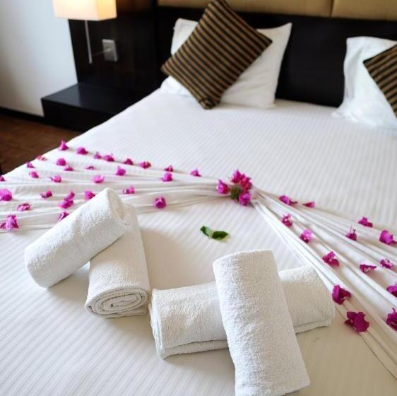 اتاق لوکس با چشم‌انداز دریا, Peacock Beach Resort & Spa