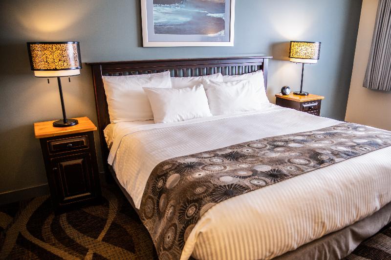 اتاق استاندارد با تخت بزرگ, Prestige Hudson Bay Lodge & Conference Centre, Worldhotels Crafted Collection