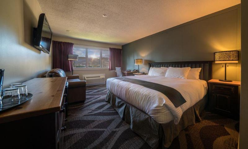 اتاق استاندارد با تخت بزرگ, Prestige Hudson Bay Lodge & Conference Centre, Worldhotels Crafted Collection