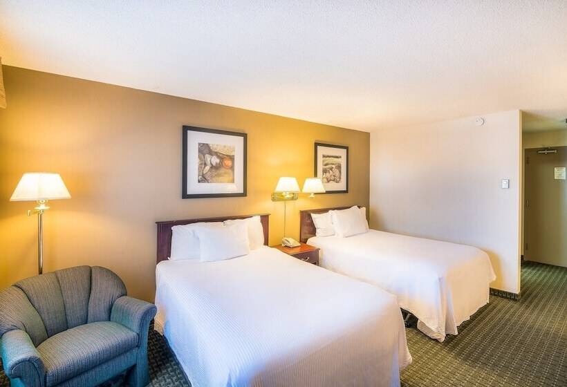 اتاق استاندارد با 2 تخت دوبل, Ramada By Wyndham Thunder Bay Airlane