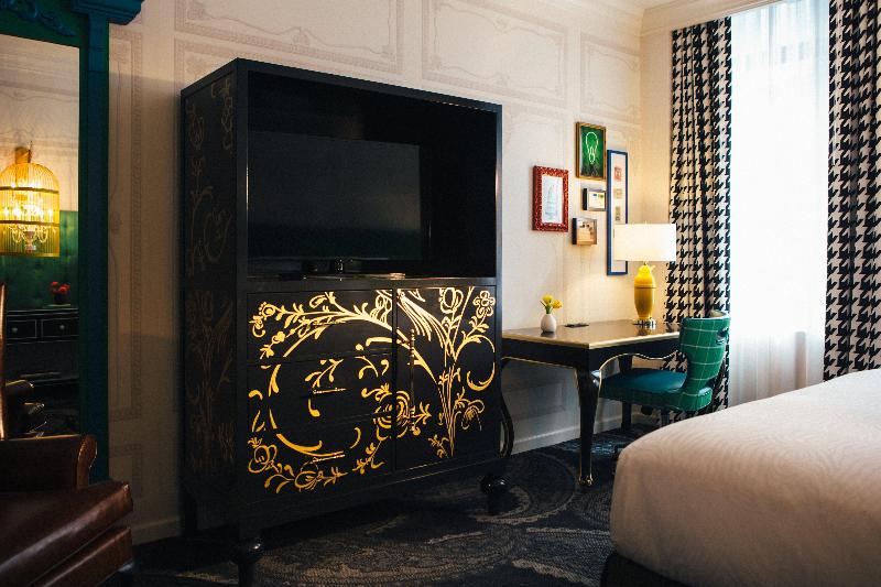 اتاق اجرایی با تخت بزرگ, Sandman Hotel Montreal   Longueuil