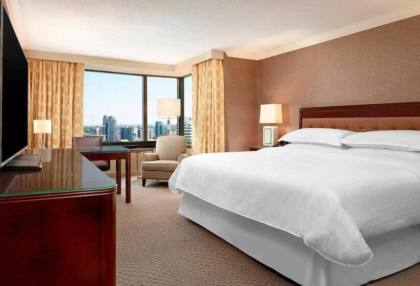 Standard Room Double Bed, Sheraton Centre Toronto