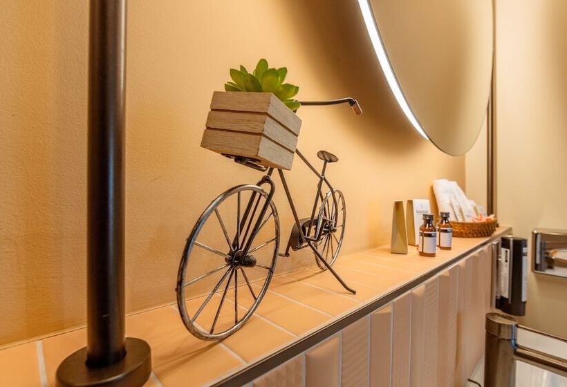 سوییت جونیور, Boutique Hotel Sunstar Brissago Am Lago Maggiore