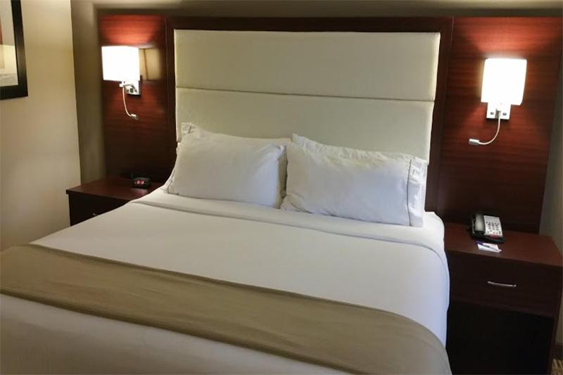 اتاق سوپریور با چشم‌انداز باغ, The Westin Bayshore, Vancouver