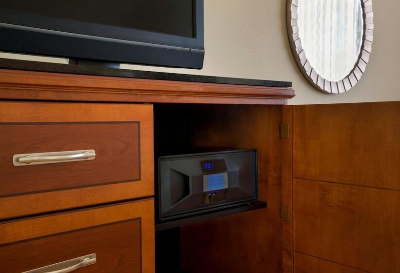اتاق استاندارد با 2 تخت دوبل, Toronto Airport Marriott