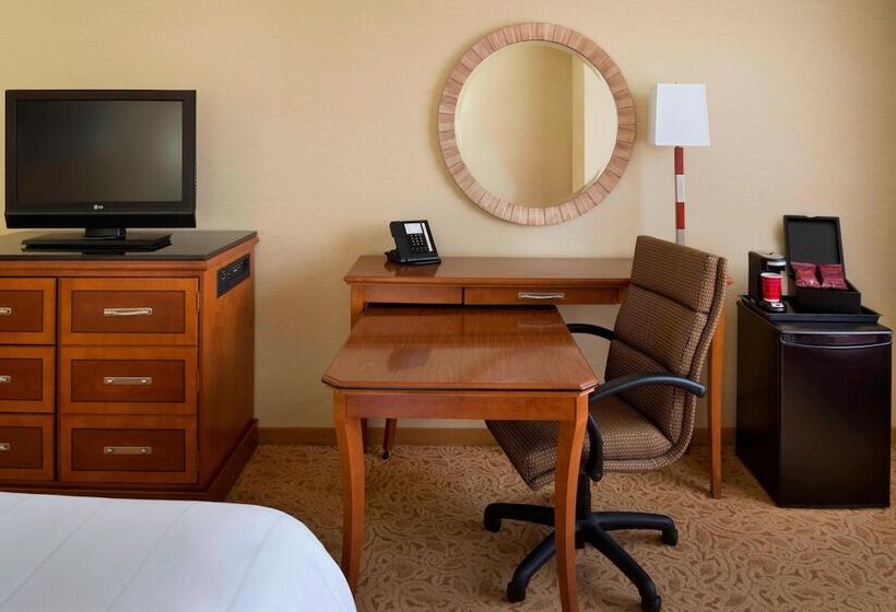 اتاق استاندارد با 2 تخت دوبل, Toronto Airport Marriott