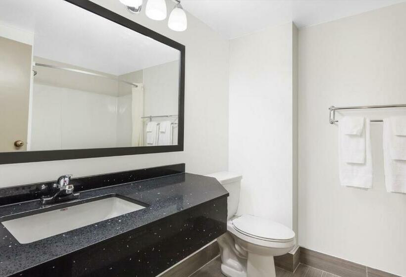 اتاق استاندارد با 2 تخت دوبل, Super 8 By Wyndham Sudbury On