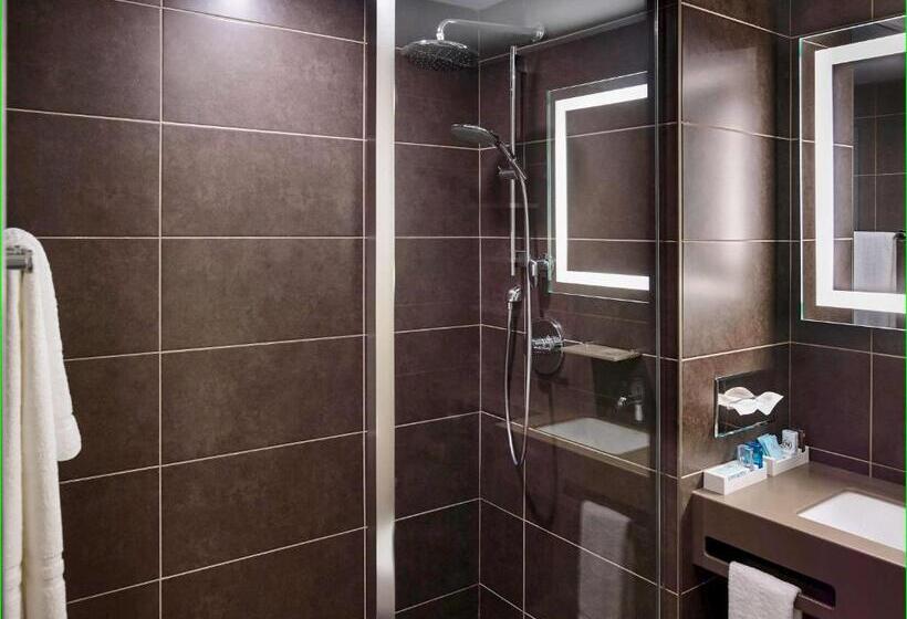 اتاق اجرایی با تخت بزرگ, Novotel Toronto North York