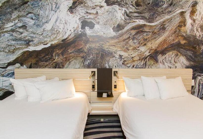 اتاق اجرایی, Novotel Toronto North York