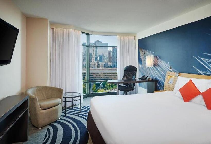 Superior Kamer met Kingsize Bed, Novotel Toronto North York