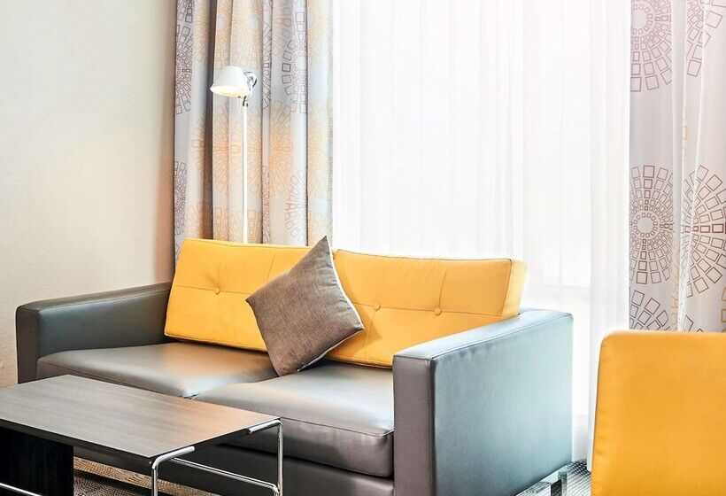 اتاق اجرایی, Novotel Toronto North York