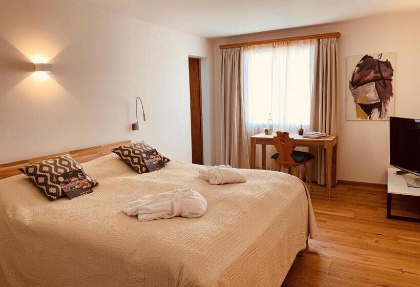 带1个卧室的带阳台的公寓, Albana Hotel Silvaplana