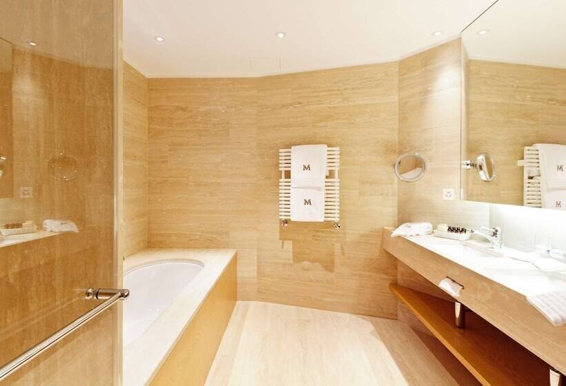 Deluxe Suite, Art Boutique Hotel Monopol