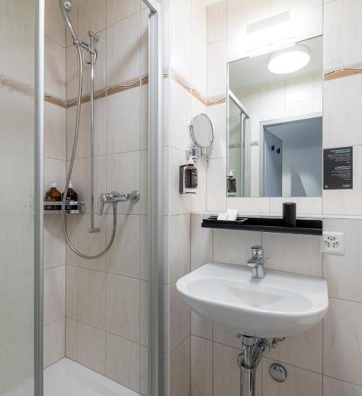 اتاق استاندارد یک نفره, Victoria Hotel & Residence
