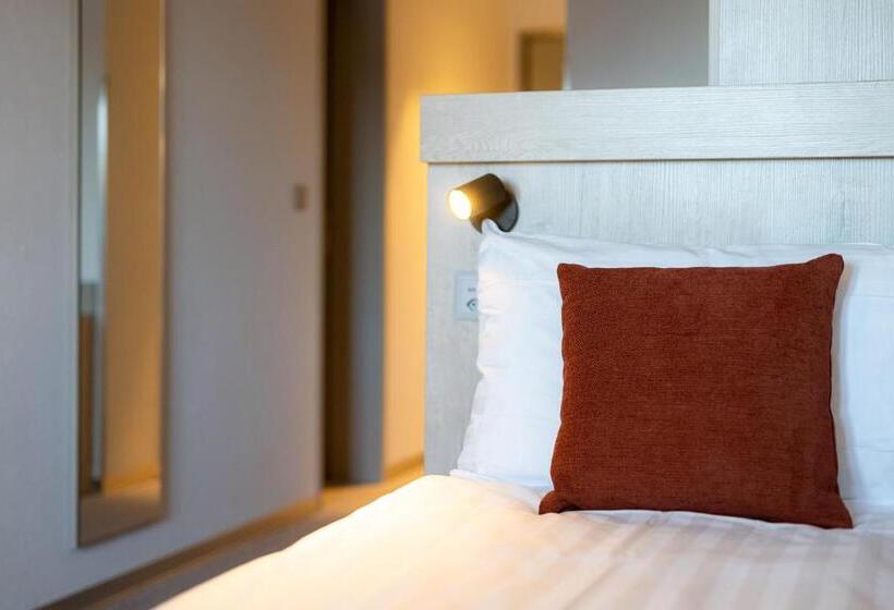 اتاق استاندارد یک نفره, Victoria Hotel & Residence