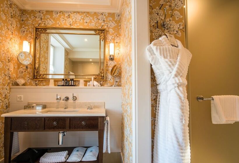 Cameră Deluxe cu Priveliște către Oraș, Grand Hotel Du Lac   Relais & Châteaux
