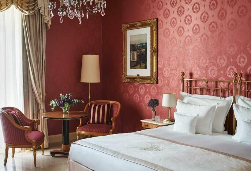 اتاق لوکس با چشم‌انداز دریاچه, Grand Hotel National Luzern