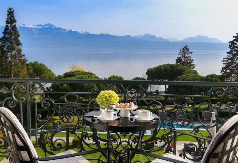 جناح جونيور مطل علي البحيرة, Beaurivage Palace