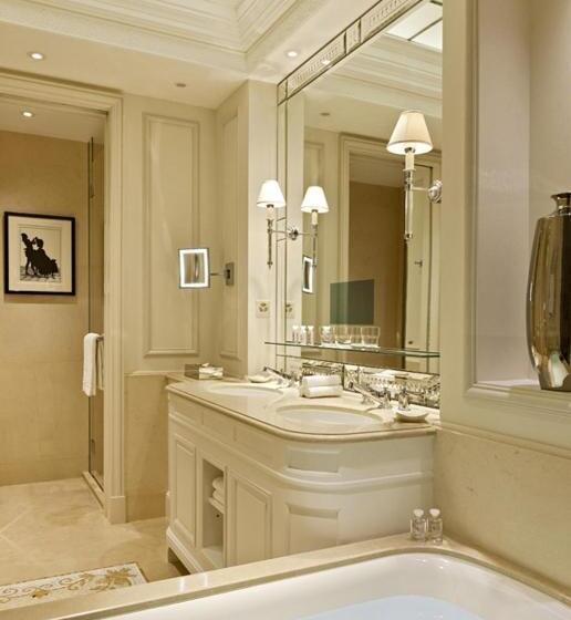 جناح جونيور مطل علي البحيرة, Beaurivage Palace