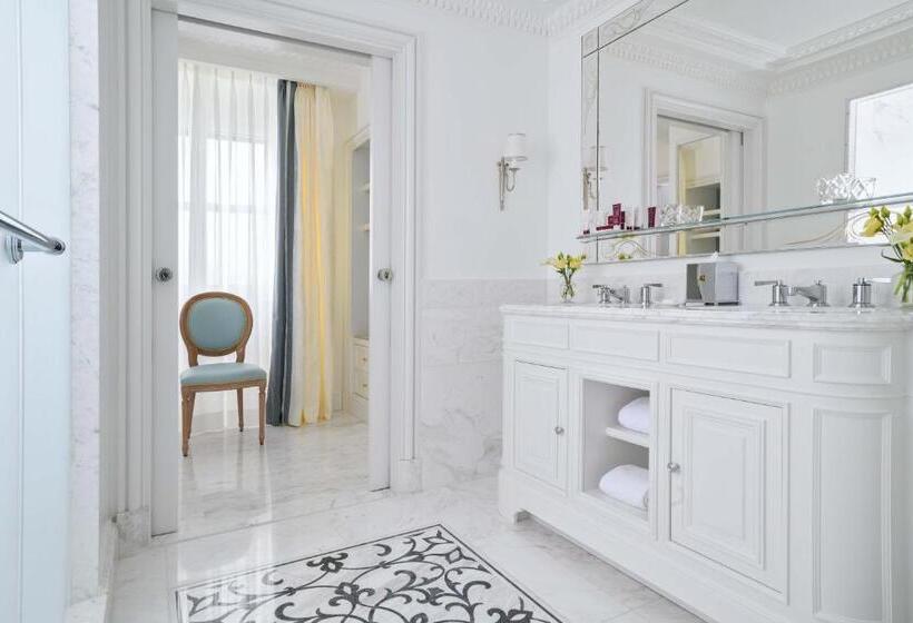 غرفة ديلوكس مطلة على البحيرة, Beaurivage Palace