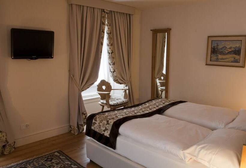 اتاق راحتی, Bernina 1865 By Kleos Group Collection