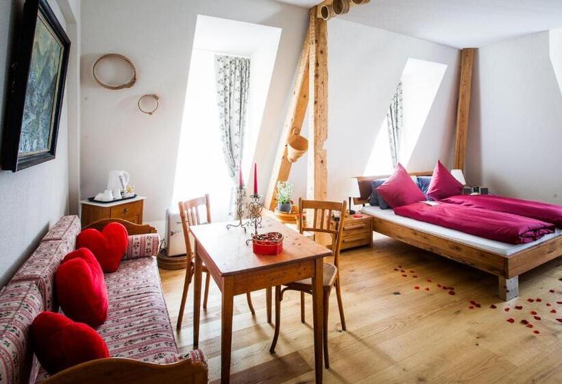 Suite, Carltoneurope Vintage Adults