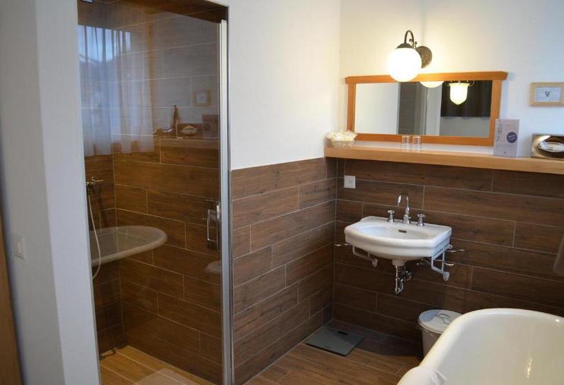 Suite, Carltoneurope Vintage Adults