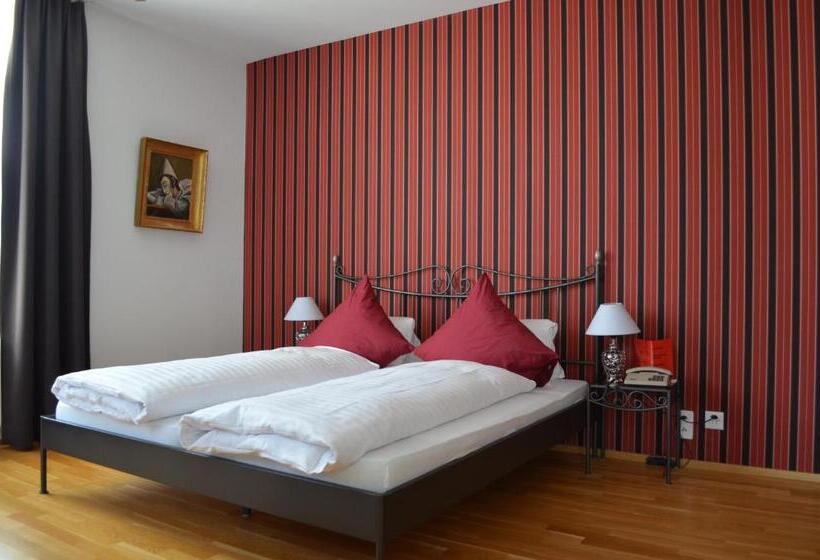 Habitación Triple Superior, Carltoneurope Vintage Adults