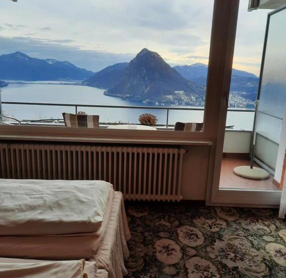 Suite with lake view, Colibrì