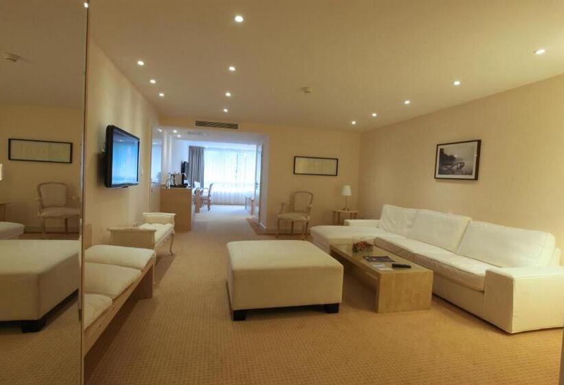 سوییت جونیور, Du Grand Lac Excelsior