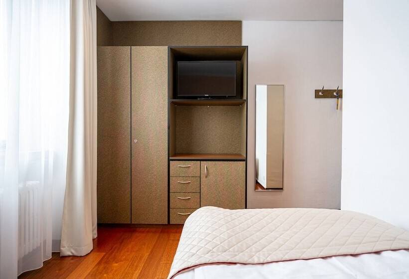 Habitación Estándar, Europe