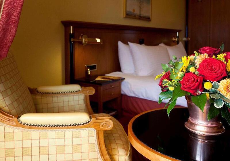 스탠다드 도시전망 룸, Fairmont Le Montreux Palace