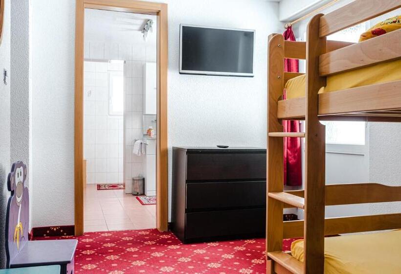 اتاق لوکس خانوادگی, Family Hotel & Spa Desirée