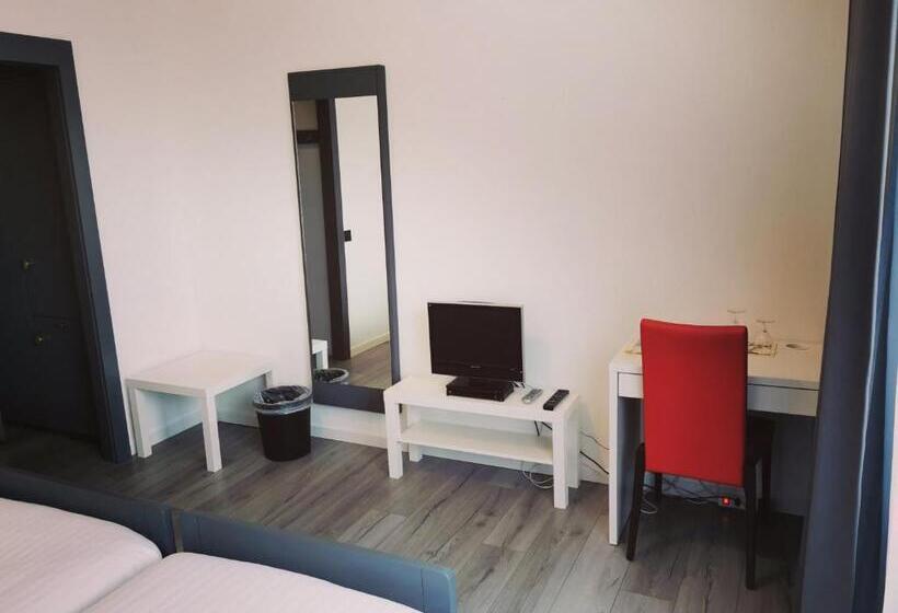 Quarto standard, Fleur De Lys