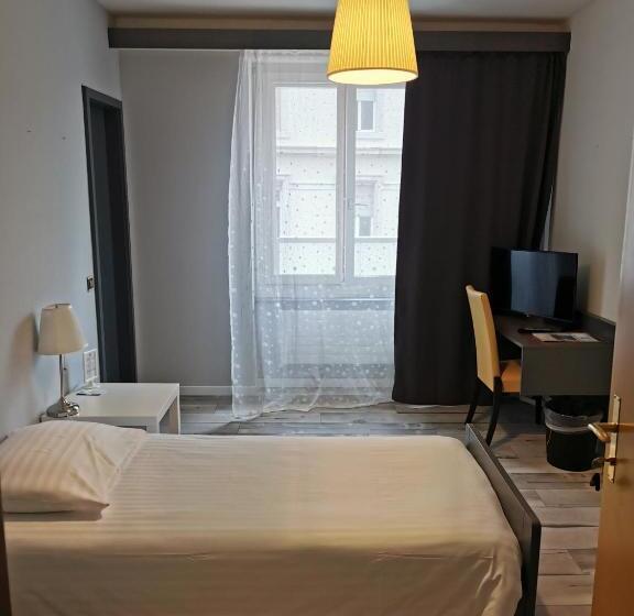 Quarto standart individual, Fleur De Lys