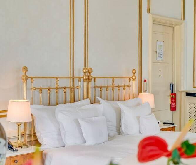 سوییت جونیور با چشم‌انداز دریاچه, Grand Hotel National Luzern