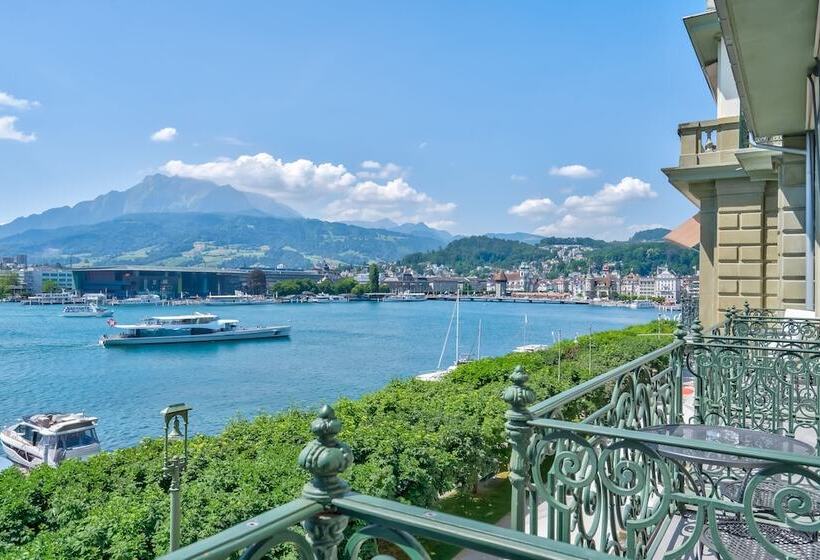 اتاق لوکس با چشم‌انداز دریاچه, Grand Hotel National Luzern