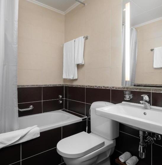 اتاق استاندارد با چشم‌انداز دریاچه, Hôtel Des Alpes