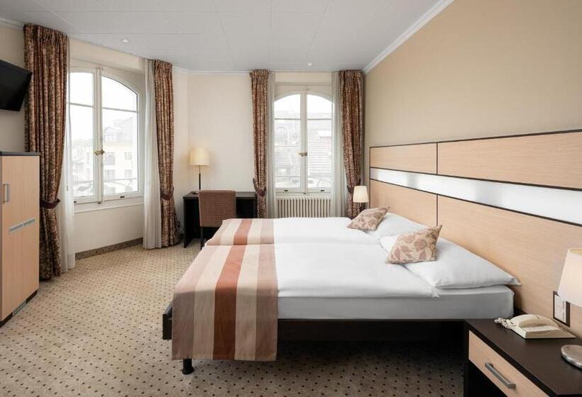 سوییت جونیور, Hôtel Des Alpes