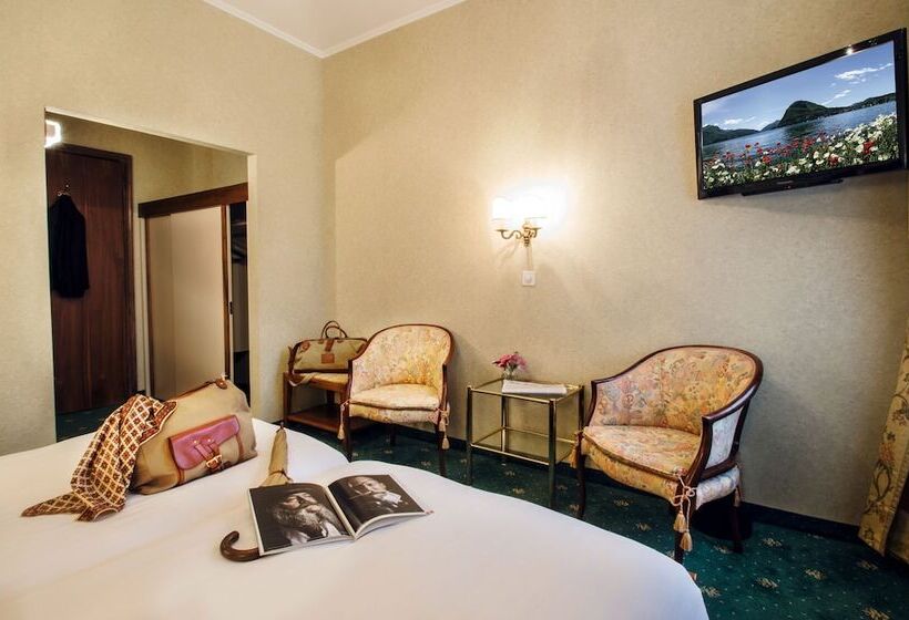 Classic Room, International Au Lac Historic Lakeside