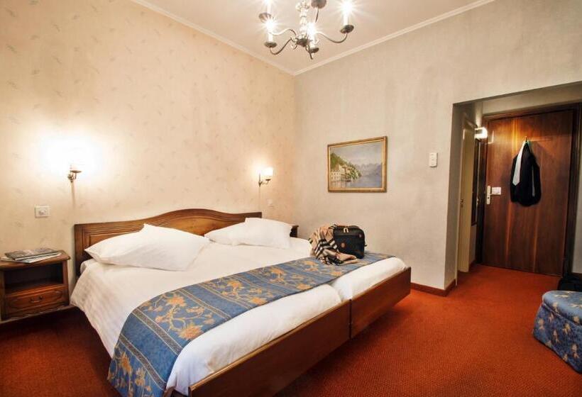 Classic Room, International Au Lac Historic Lakeside